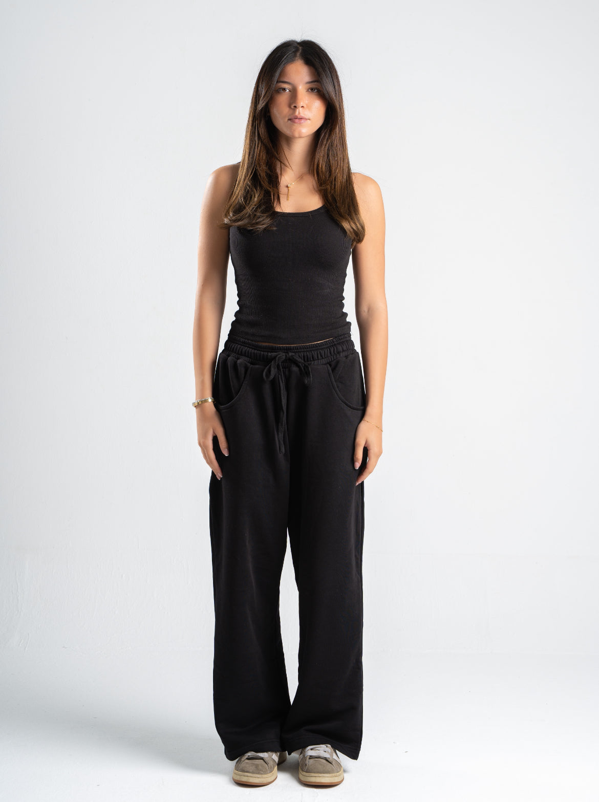 BLACK SWEATS